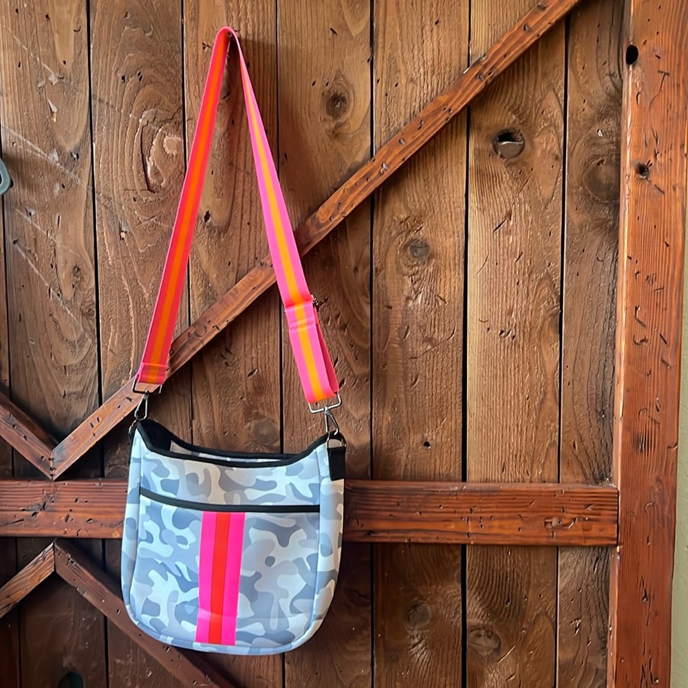 Haute Shore Neoprene Crossbody Handbag Purse Blake Rise Soar Camo W/ Pink Stripe